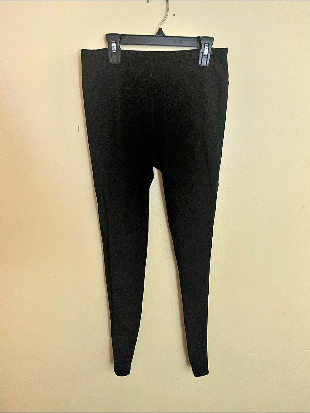 Victoria's Secret Victoria Sport Black Leggings Size Medium